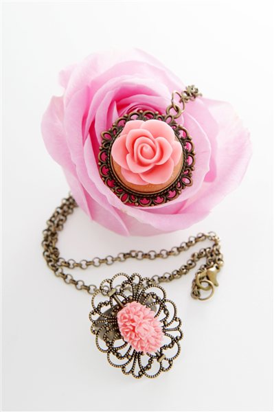 Amulet in prstancek vilinskosti