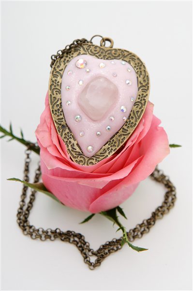 Amulet z Rozevcem in cirkoncki