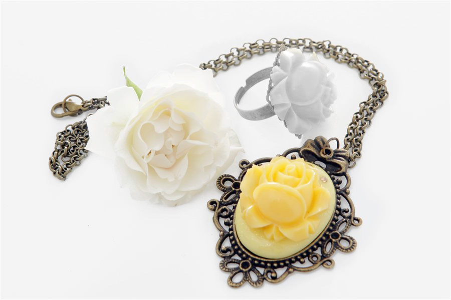 Amulet-čarobnosti-in-ljubezni-na-verizici