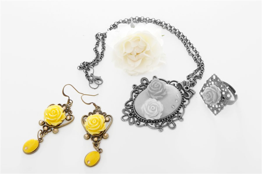 Amulet-čarobnosti-in-ljubezni-uhani