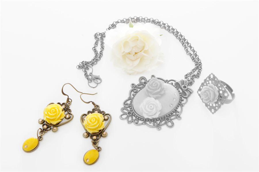 Amulet-čarobnosti-in-ljubezni-uhani