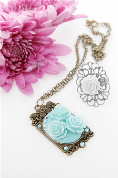 Amulet-ljubezni-in-zaupanja-vase-na-verižici